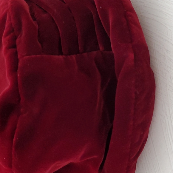 Deep burgundy maroon velvety bucket hat pleated detail button embellished - Picture 5 of 6